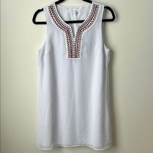 BCBGeneration White Sleeveless Dress with Embroidered Neckline